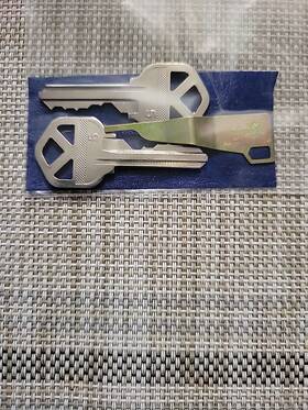 27281-002 Kwikset Smartkey Reset Tool With 2 Keys Lot Of