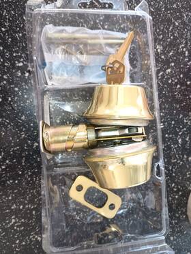 56232 Kwikset Security Double-cylinder Deadbolt Polished Brass With Keys