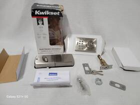 92640 Kwikset 883351474221 Electronic Deadbolt Satin Nickel Single Cylinder 001
