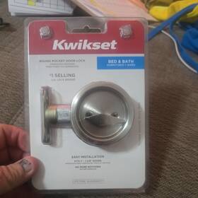 93350-024 Kwikset Round Pocket Door Lock Bed And Bath For 1 Inch To 1-3/8 Privacy