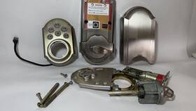 99100-061 Kwikset Signature Smart Lock Deadbolt Silver