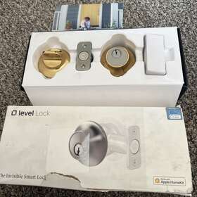 Level 195925553011 Lock Touch Edition - The Invisible Smart Gold