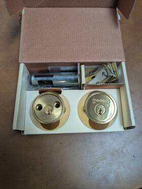11-0202-605-00 Medeco Maxum Bright Brass Double Cylinder Deadbolt With 2-3/8 Inch Backset