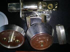 11c601-t-26-dl-s Medeco Deadbolt /1keys