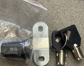 X003cjbs9t Pteromy Rv Storage Locks 7/8 In Bore Black Metal Keyed 4-pack With Keys