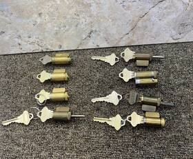 79943 Schlage 8 X Cylinders With Key