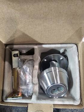 B660b-626 Schlage B660b 626 Single Cylinder Metal Deadbolt Satin Silver 1 3/4 In Ic Core