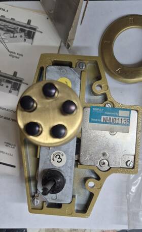 9040000-04-41 Simplex Keyless Lock Deadbolt Push Button Satin Brass