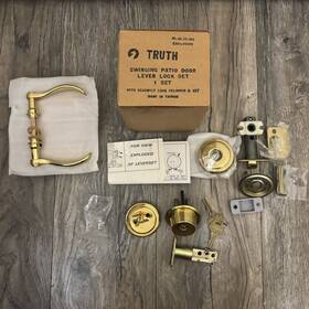 45.16.13.100 Truth Brass Swinging Patio Door Vintage Lever Lock Set Deadbolt Key