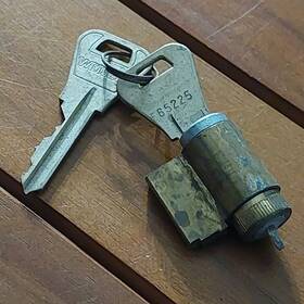 F65225 Weiser Brass Lock Parts Cylinder With 2 Keys F65225. 5 Pins
