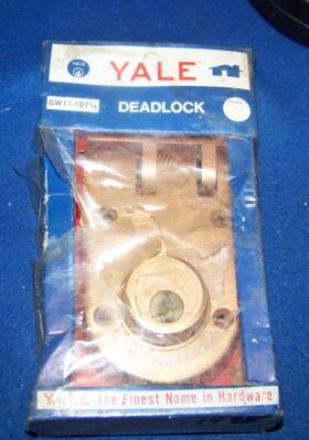 Gw11-197 Yale Nos Deadbolt Lock / 1/4 Heavy Duty With Keys