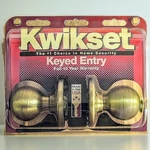 Kwikset Keyed Entry Door Knob 0107952000400. Fixed Price $13.99.