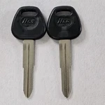 Ilco HY5-P Auto Blank Lot Of 2 Uncut Keys. Fixed Price $25.46.