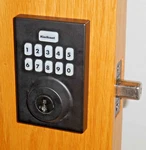 Kwikset Powerbolt Keypad Electronic Deadbolt Matte Black 9250CNT514 #95P. Fixed Price $22.99.