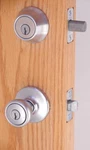 Kwikset Tylo Knob With Single Cylinder Deadbolt Satin Chrome 690T26D #8KR. Fixed Price $6.89.
